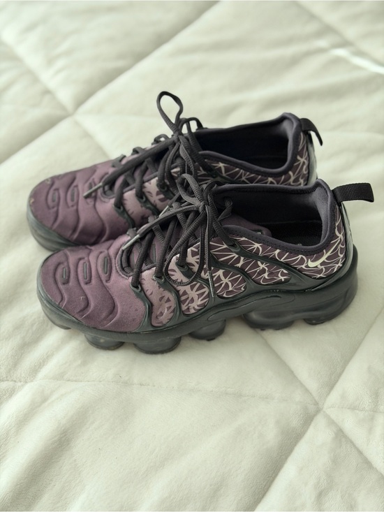 Nike Shoes - Nike Air VaporMax Plus
